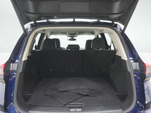 Used 2026 Nissan Rogue SL AWD/4WD image 17
