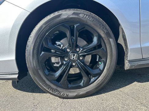 Used 2025 Honda Accord SE image 12