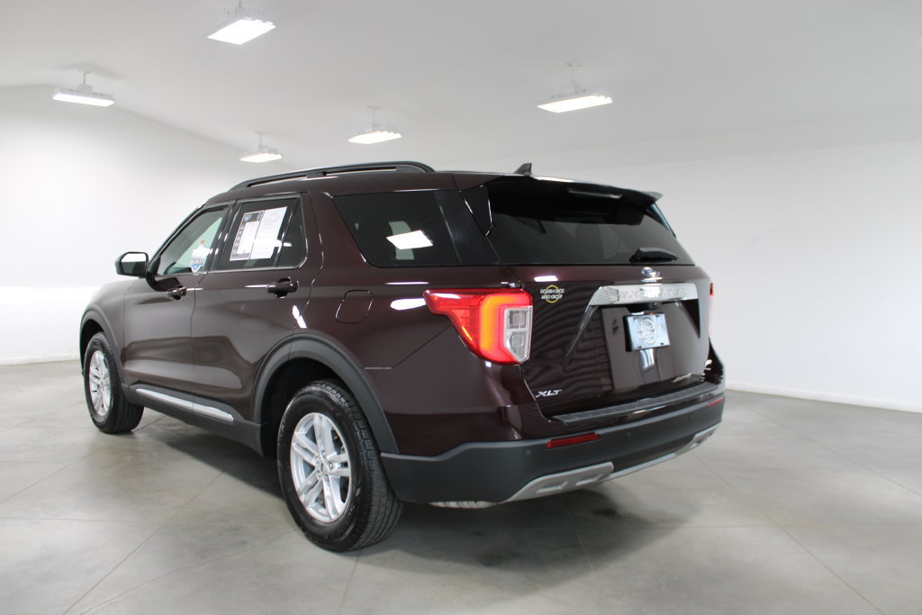 Used 2023 Ford Explorer XLT w/ Equipment Group 202A AWD/4WD image 7