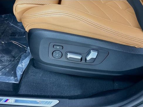 Used 2024 BMW X5 sDrive40i w/ M Sport Package image 19