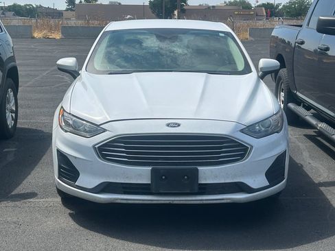 Used 2019 Ford Fusion SE FWD image 2
