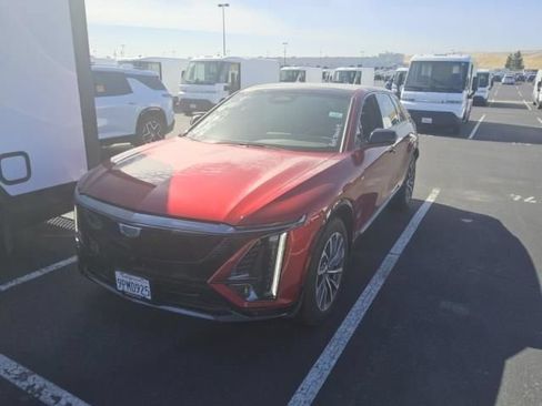 Used 2024 Cadillac Lyriq Sport AWD/4WD image 5