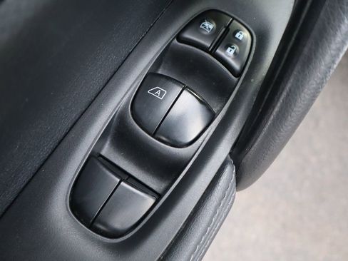 Used 2018 Nissan Rogue Sport S image 27