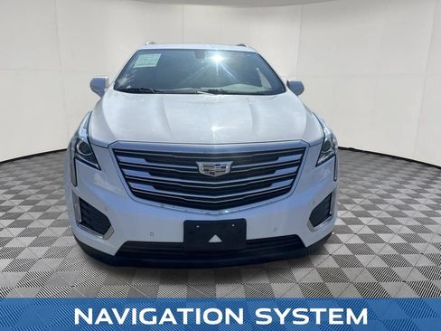 Used 2017 Cadillac XT5 Luxury AWD/4WD image 3