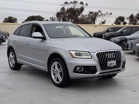 Used 2016 Audi Q5 2.0T Premium Plus w/ Technology Package AWD/4WD image 3