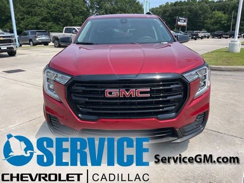 Used 2023 GMC Terrain SLE w/ Elevation Edition FWD image 9