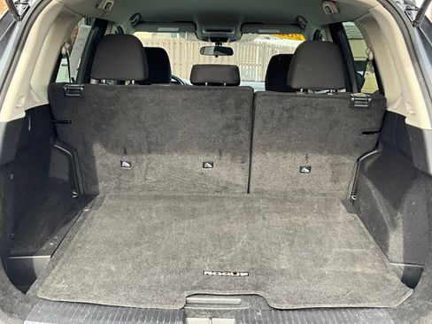 Used 2023 Nissan Rogue S image 28