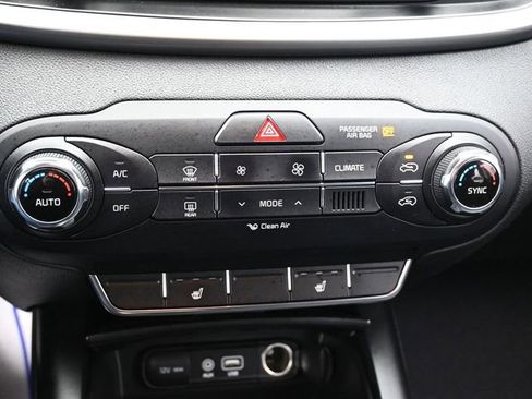 Used 2018 Kia Sorento LX image 21