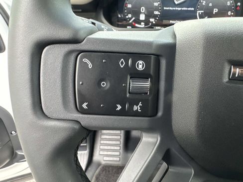 Used 2026 Land Rover Defender 110 X-Dynamic SE AWD/4WD image 31