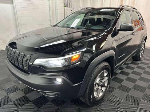 Used 2019 Jeep Cherokee Trailhawk AWD/4WD image 4