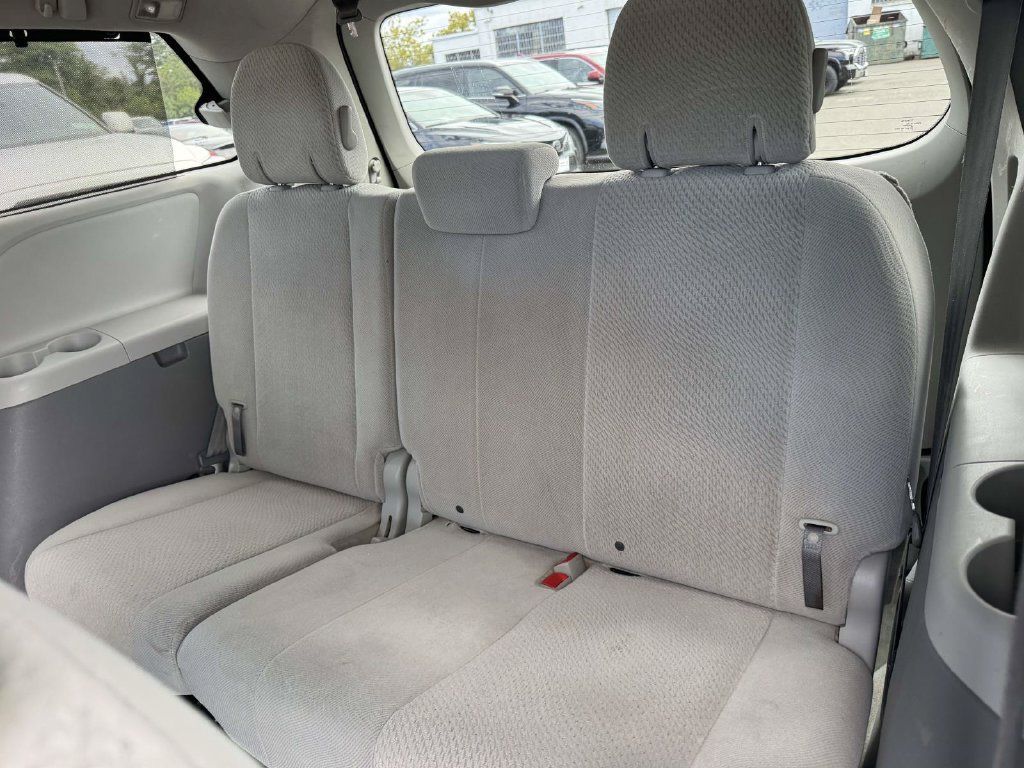 Used 2012 Toyota Sienna LE FWD image 14