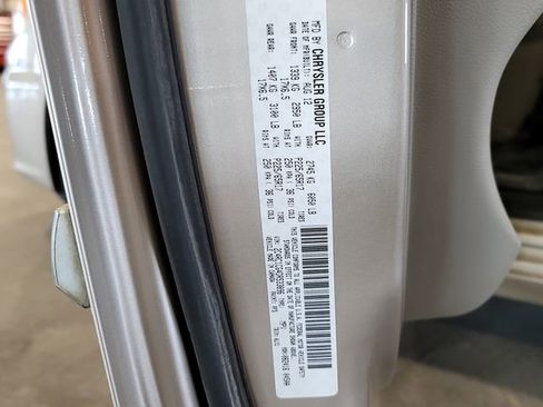 Used 2013 Chrysler Town & Country Touring-L w/ Driver Convenience Group image 29