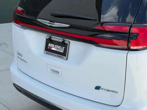 Used 2022 Chrysler Pacifica Touring-L FWD image 38