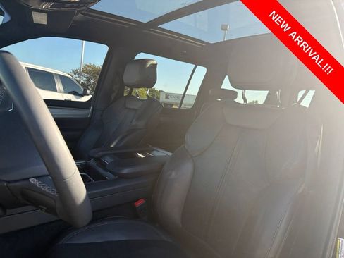 Used 2024 Jeep Wagoneer Series II AWD/4WD image 9