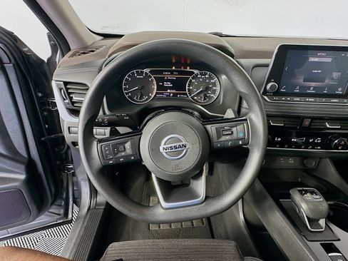 Used 2021 Nissan Rogue SV FWD image 11