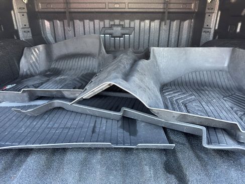 Used 2024 Chevrolet Silverado 1500 LT image 9