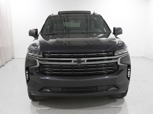 Used 2022 Chevrolet Suburban RST w/ Luxury Package image 2