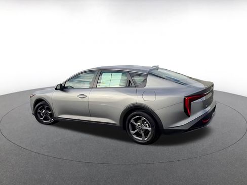 Used 2025 Kia K4 LXS image 10