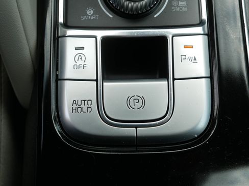 Certified 2024 Kia Telluride S w/ S Sunroof Package AWD/4WD image 30