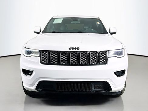 Used 2021 Jeep Grand Cherokee Laredo X AWD/4WD image 3