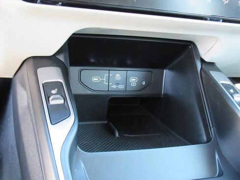 Used 2025 Kia Sorento S w/ Panoramic Sunroof Package image 24