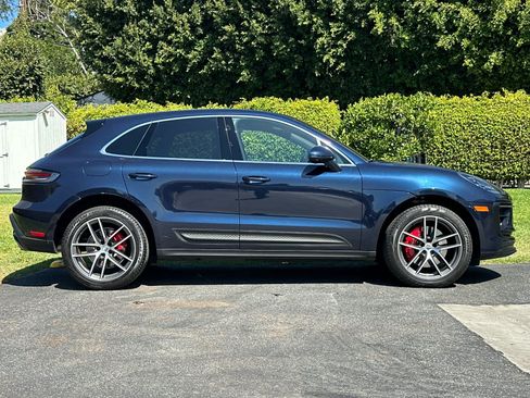 Certified 2023 Porsche Macan S AWD/4WD image 9