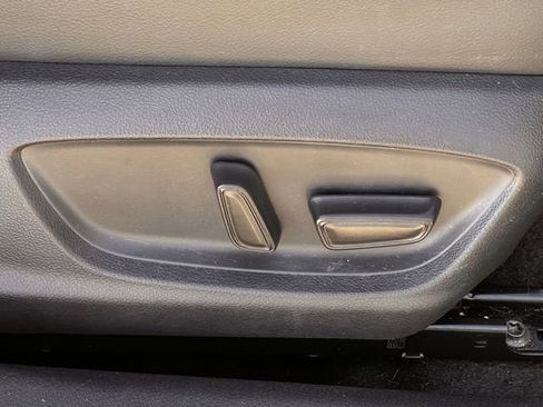 Used 2020 Toyota Camry XSE image 26