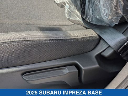 Certified 2025 Subaru Impreza 2.0i image 9