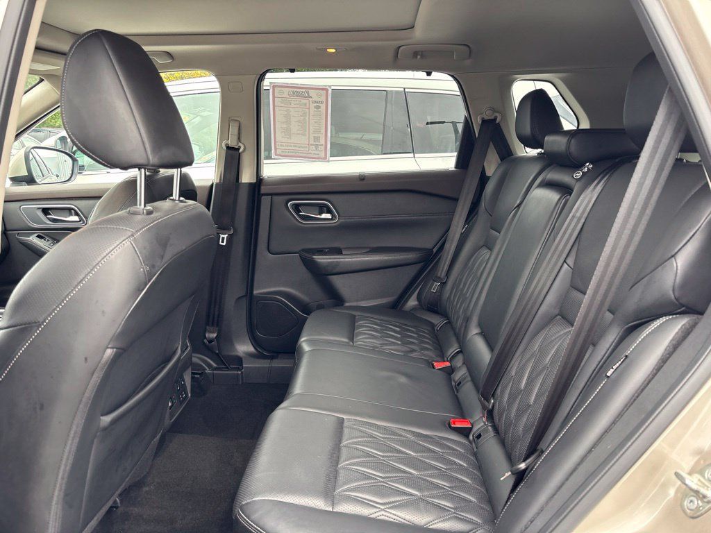 Used 2021 Nissan Rogue Platinum AWD/4WD image 14