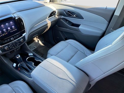 Used 2020 Chevrolet Traverse Premier image 23