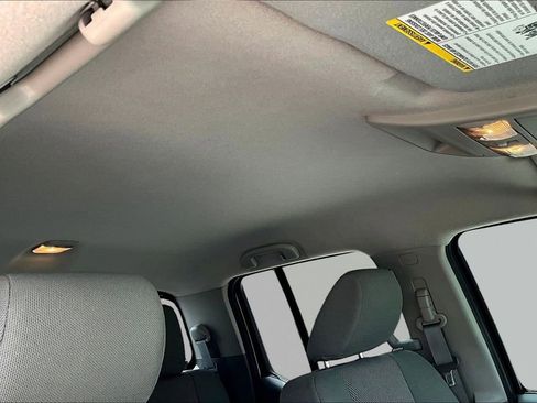 Used 2021 Nissan Frontier SV w/ Midnight Edition Floor Mats AWD/4WD image 30
