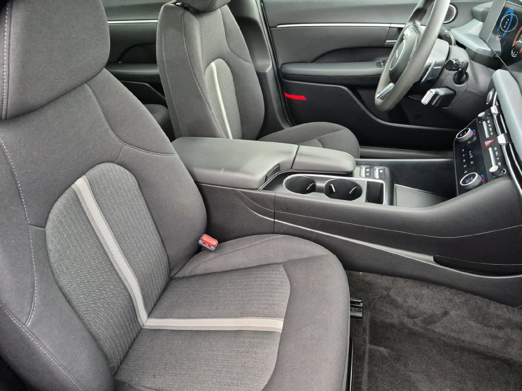 Used 2025 Hyundai Sonata SEL FWD image 31
