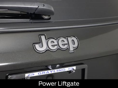 Used 2024 Jeep Compass Latitude w/ Convenience Group AWD/4WD image 30