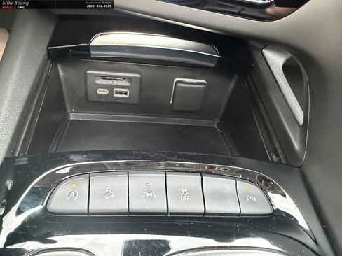 Certified 2023 Buick Envision Essence w/ Technology Package I AWD/4WD image 32