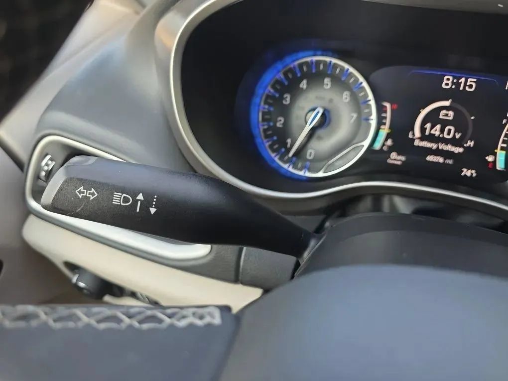 Used 2023 Chrysler Pacifica Touring-L FWD image 19