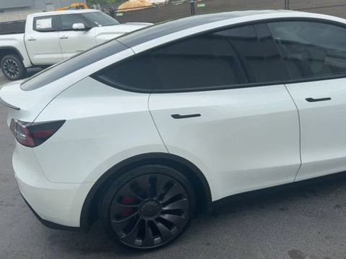 Used 2025 Tesla Model Y Performance AWD/4WD image 15