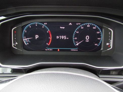 Used 2020 Volkswagen Jetta SEL Premium image 16