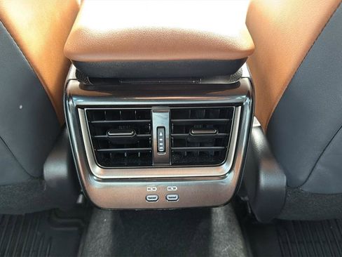 Used 2025 Toyota Crown Signia image 18