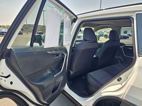 Used 2025 Toyota RAV4 XLE w/ Convenience Package AWD/4WD image 16