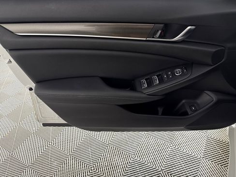 Used 2021 Honda Accord Sport image 9