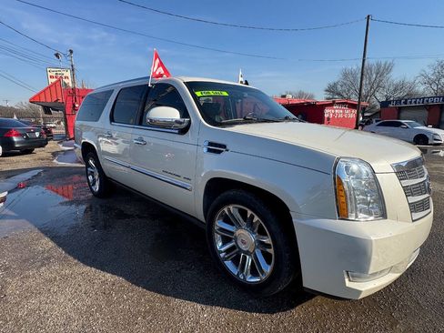 Used 2014 Cadillac Escalade ESV Platinum image 2