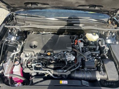 Used 2025 Toyota Camry LE image 31