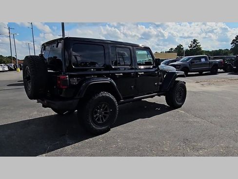 New 2025 Jeep Wrangler Unlimited Rubicon 392 image 34