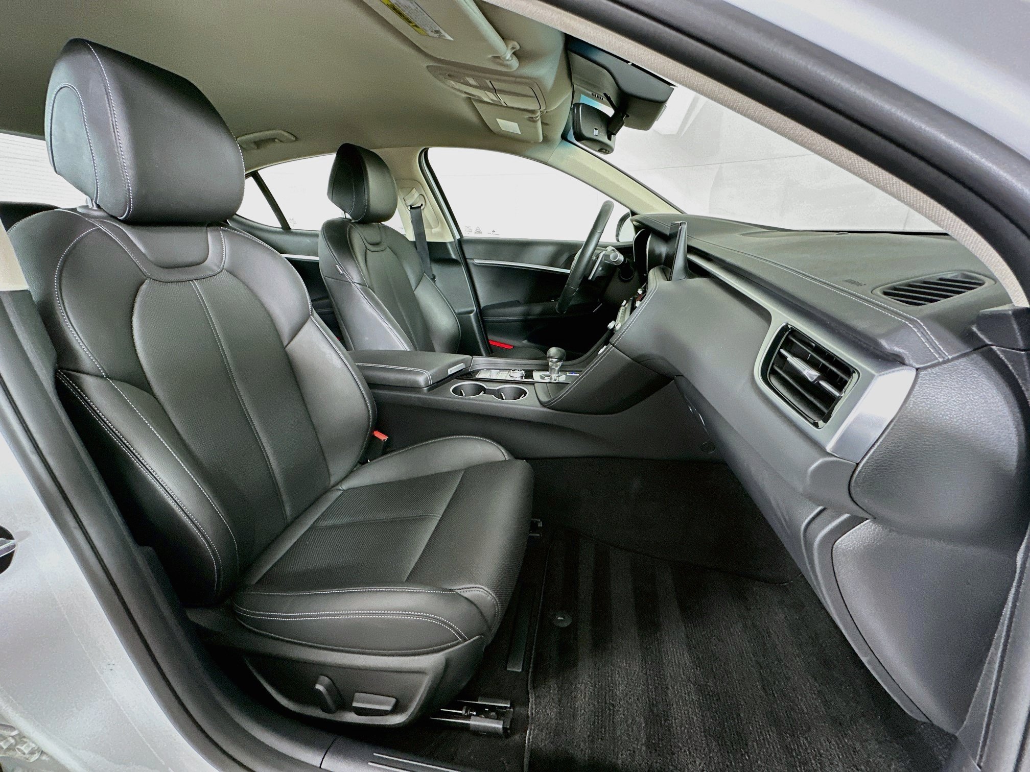 Used 2026 Genesis G70 2.5T RWD image 31