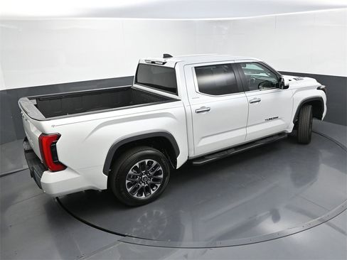 Used 2024 Toyota Tundra Limited image 37