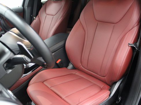 Used 2024 BMW X4 M40i w/ Premium Package image 15