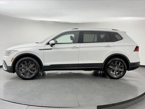Used 2024 Volkswagen Tiguan Wolfsburg Edition FWD image 3