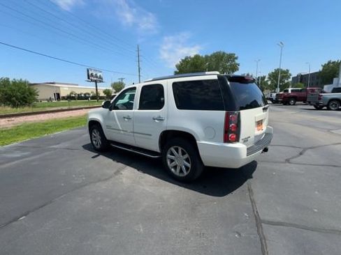 Used 2014 GMC Yukon Denali AWD/4WD image 6
