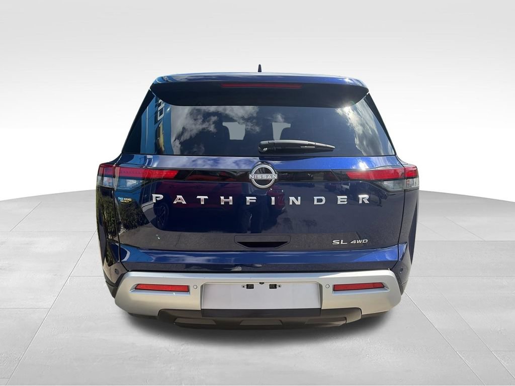 Used 2025 Nissan Pathfinder SL AWD/4WD image 8