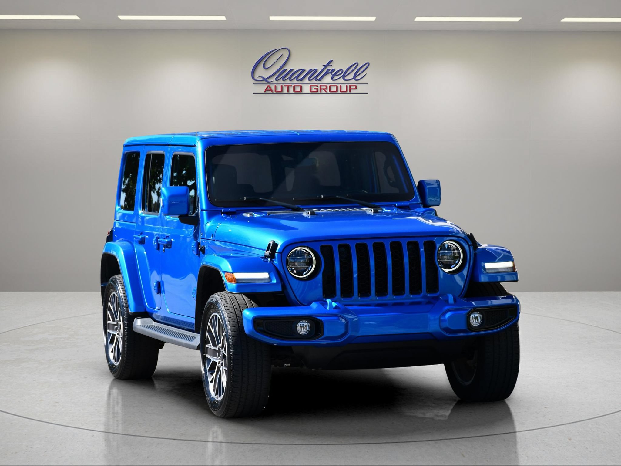 Used 2022 Jeep Wrangler Unlimited Sahara AWD/4WD image 2